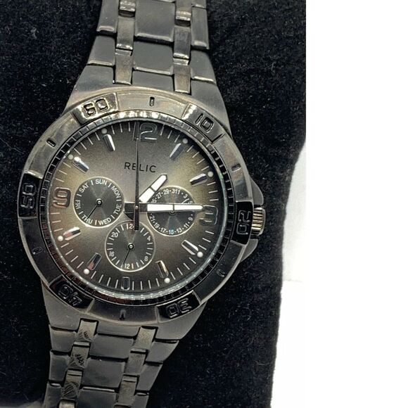 Relic ZR15546 Men Gray Stainless Steel Analog Gray Dial Quartz Wrist Watch JD179 - Picture 2 of 11